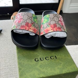 Gucci flower sandals
